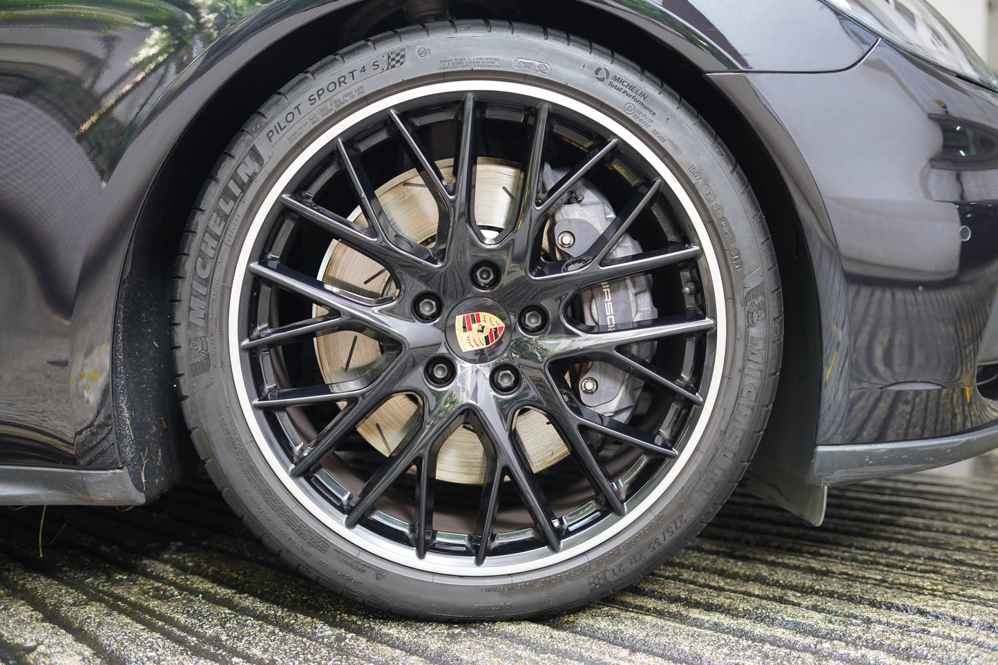 2017 / 18 Porsche Panamera 4 Sport Turismo