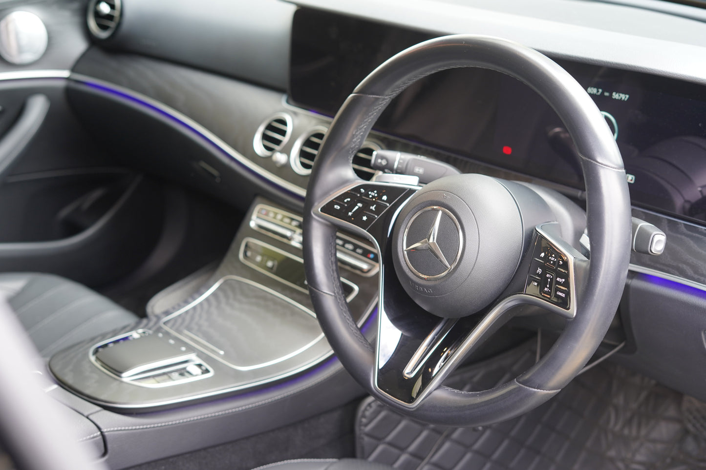 2020 / 21 Mercedes-Benz E200 AMG Line Facelift