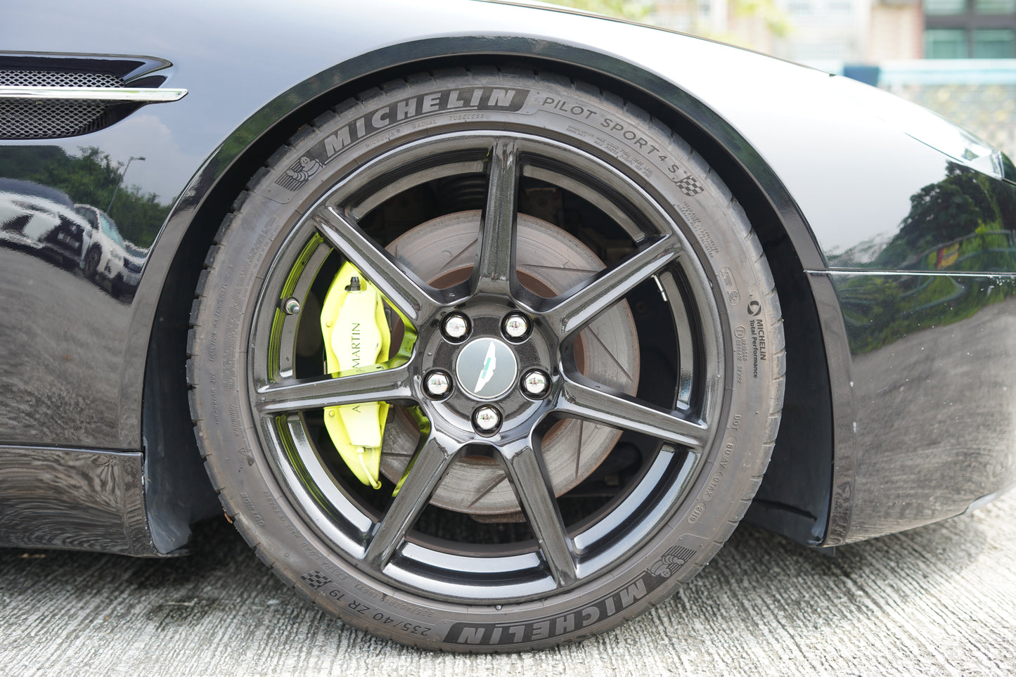 2006 Aston Martin Vantage (Manual)