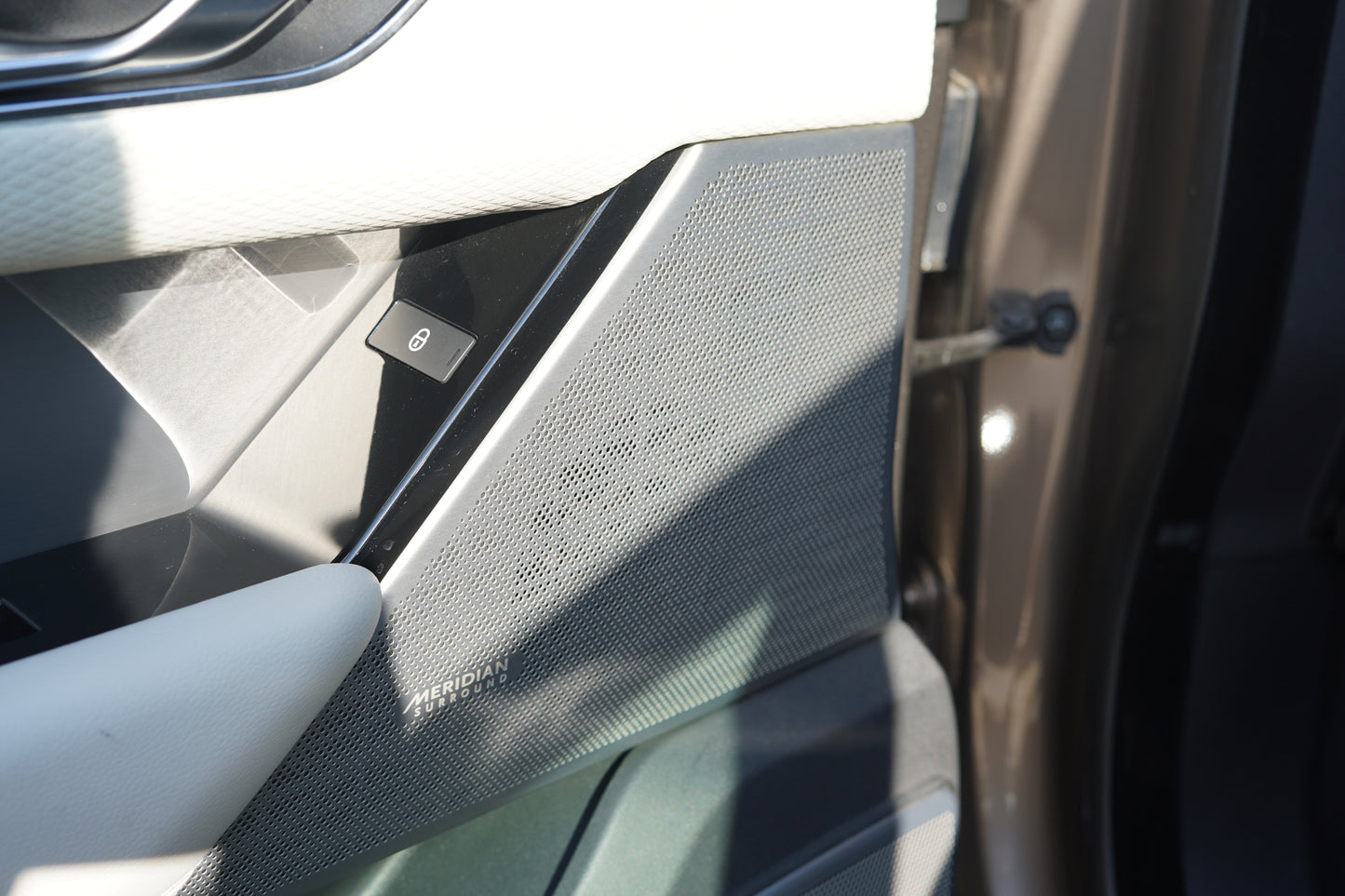 2017/18 Range Rover Velar P380