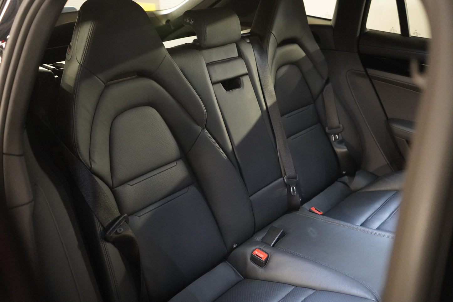 2017 / 18 Porsche Panamera 4 Sport Turismo