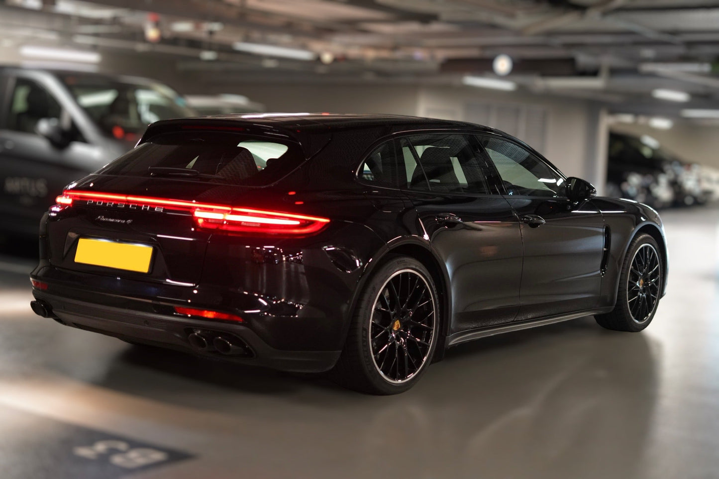 2017 / 18 Porsche Panamera 4 Sport Turismo