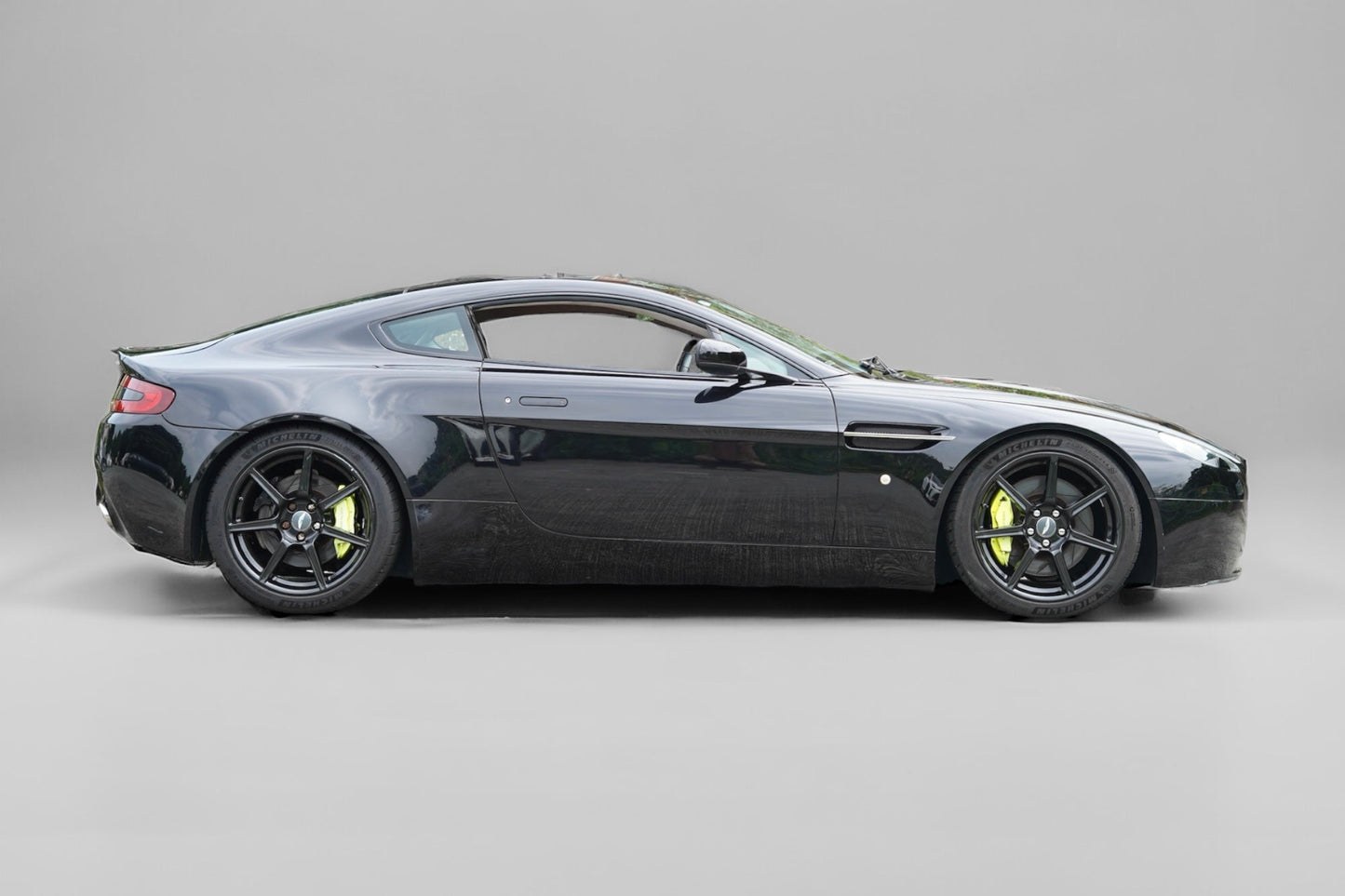 2006 Aston Martin Vantage (Manual)